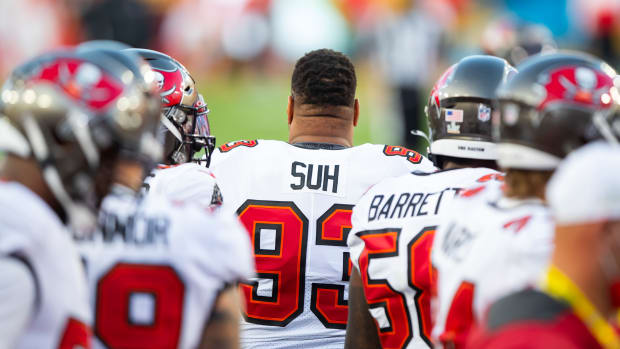 Ndamukong Suh, Buccaneers15